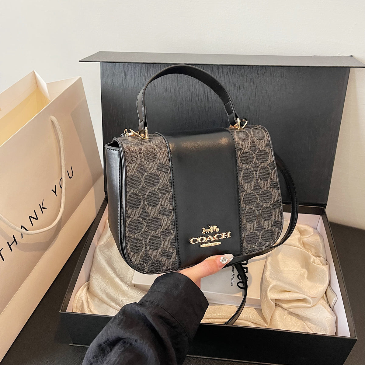Modern Chic All-Season PU/Artificial Leather/Microfiber Leather Women's Crossbody Bags Other Bags | Color: Black | Image 3