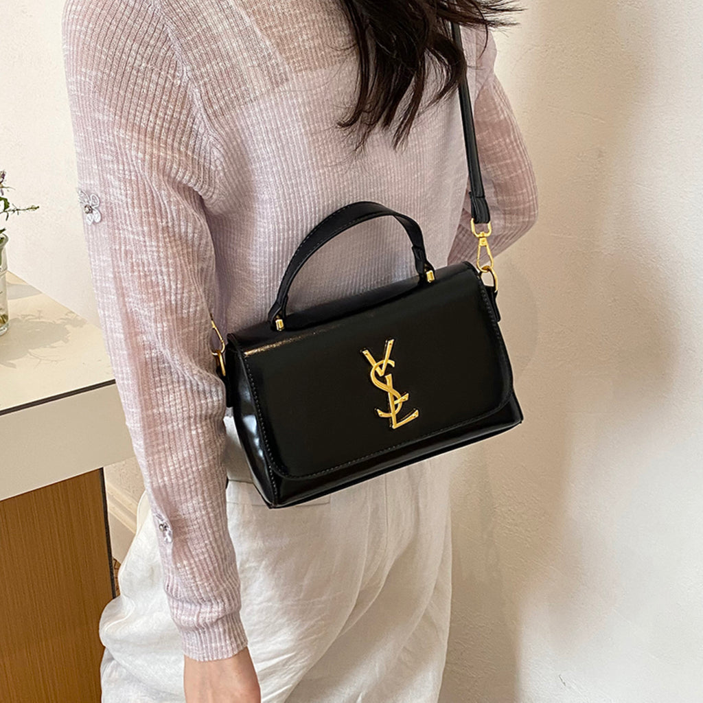 Modern Chic All-Season PU/Artificial Leather/Microfiber Leather Women's Handbags Other Bags | Color: Black | Image 3