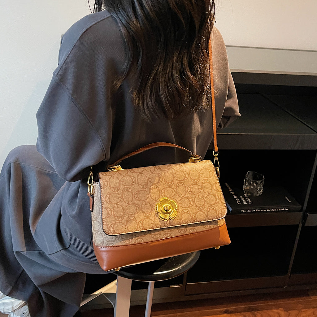 Modern Chic All-Season PU/Artificial Leather/Microfiber Leather Women's Handbags Other Bags | Color: Khaki | Image 2