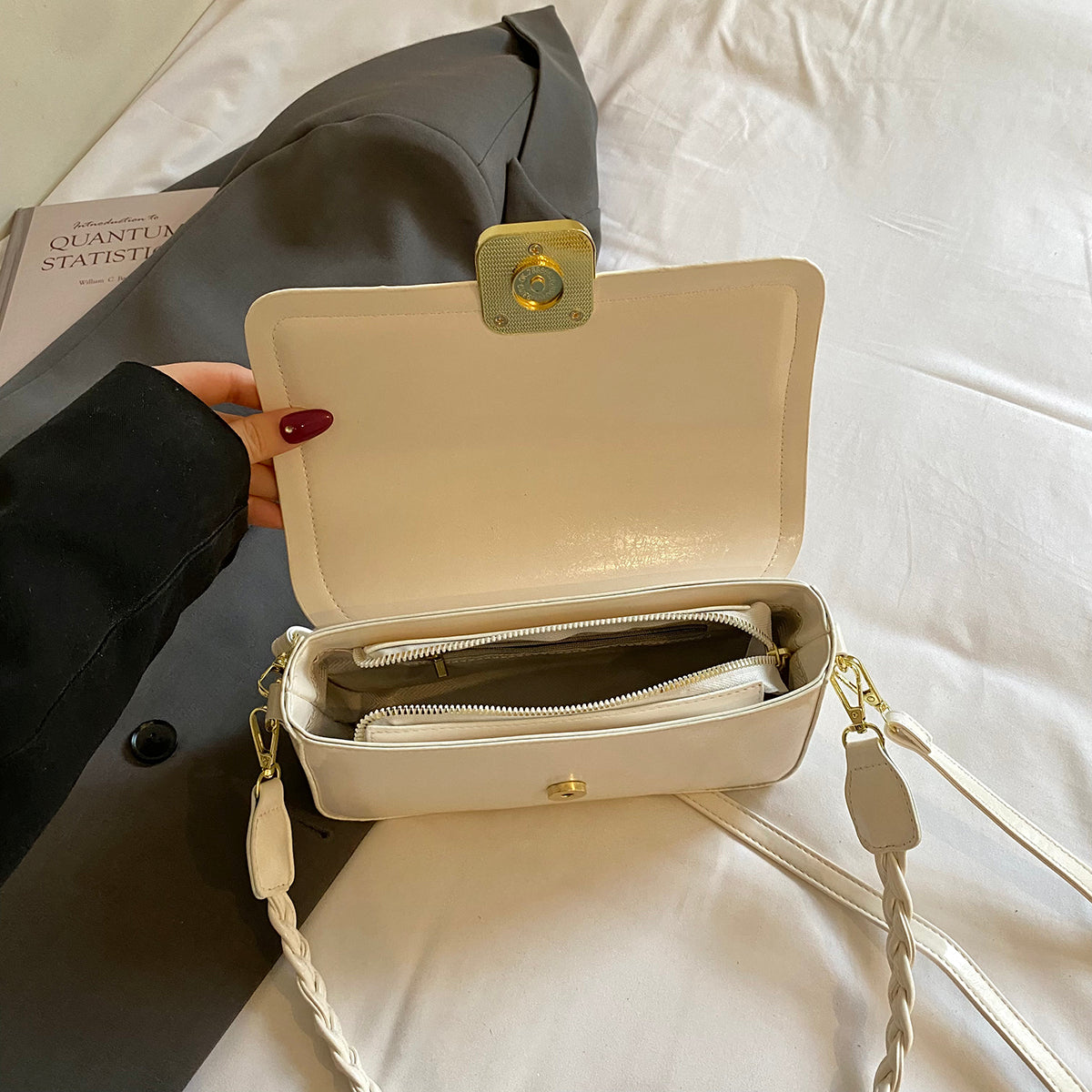 Modern Chic All-Season PU/Artificial Leather/Microfiber Leather Women's Handbags Other Bags | Color: White | Image 2