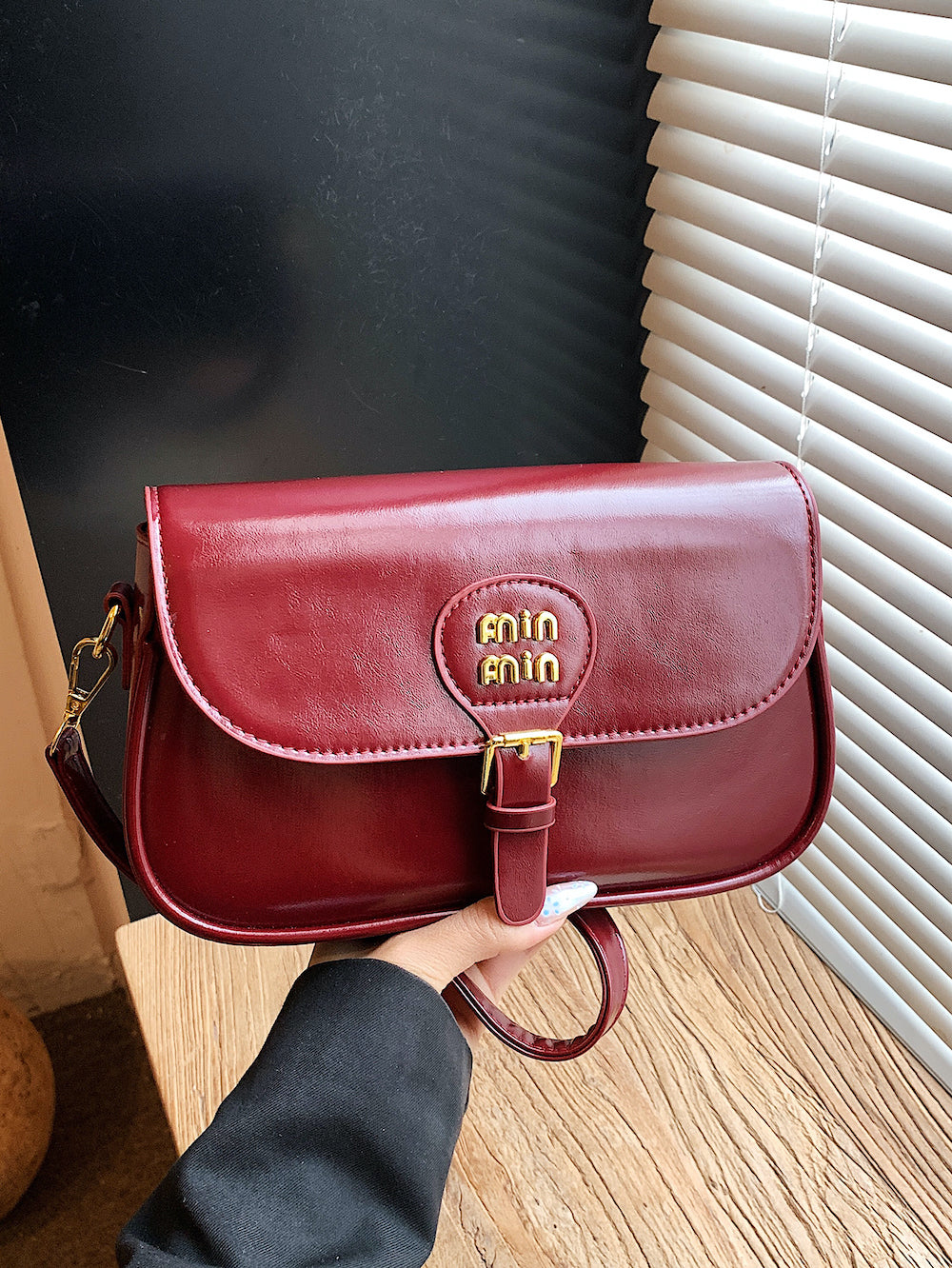 Modern Chic All-Season PU/Artificial Leather/Microfiber Leather Women's Crossbody Bags Other Bags | Color: Brick Red | Image 2