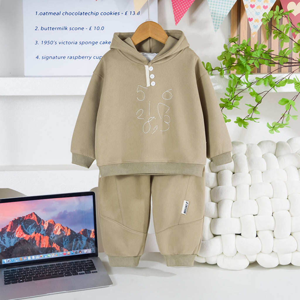 Modern Chic All-Season Casual Sporty Autumn 2-Piece Boys' Pants Suit, Ages 2-7 | Color: Green | Image 3