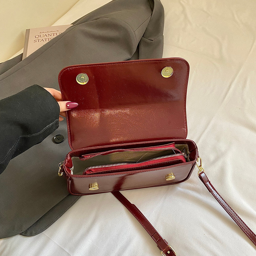 Modern Chic All-Season PU/Artificial Leather/Microfiber Leather Women's Handbags Other Bags | Color: Red | Image 2