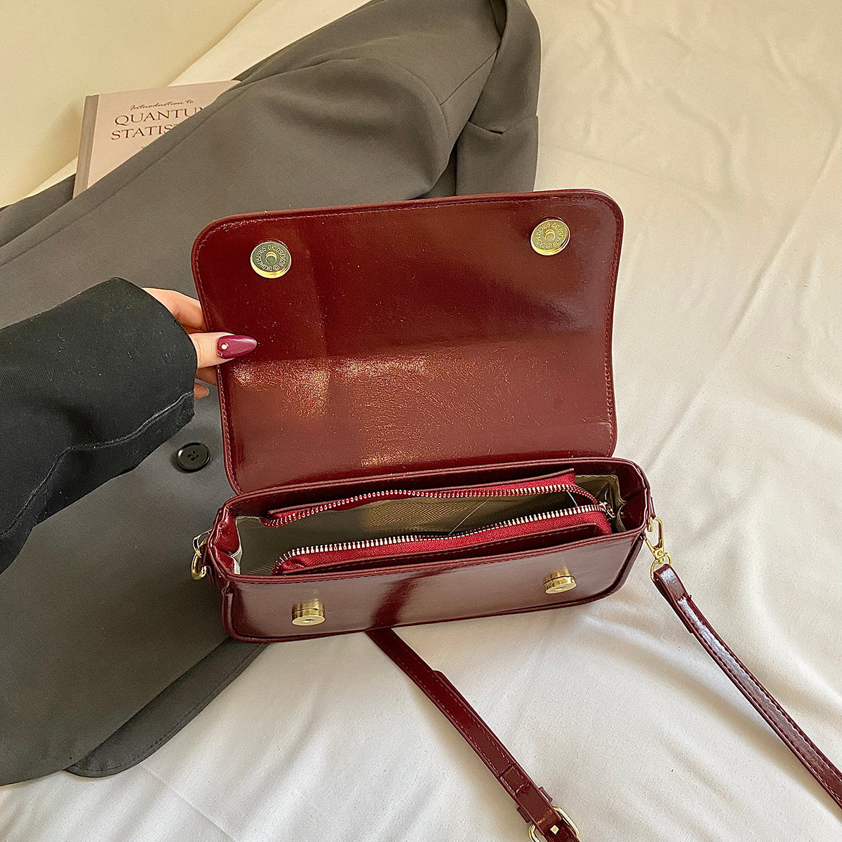 Modern Chic All-Season PU/Artificial Leather/Microfiber Leather Women's Handbags Other Bags | Color: Red | Image 2