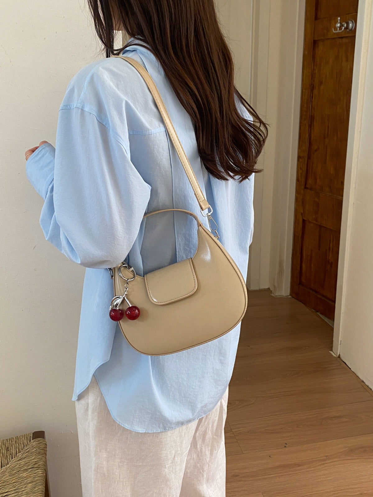Modern Chic All-Season PU/Artificial Leather/Microfiber Leather Women's Shoulder Bags Other Bags | Color: Khaki | Image 1