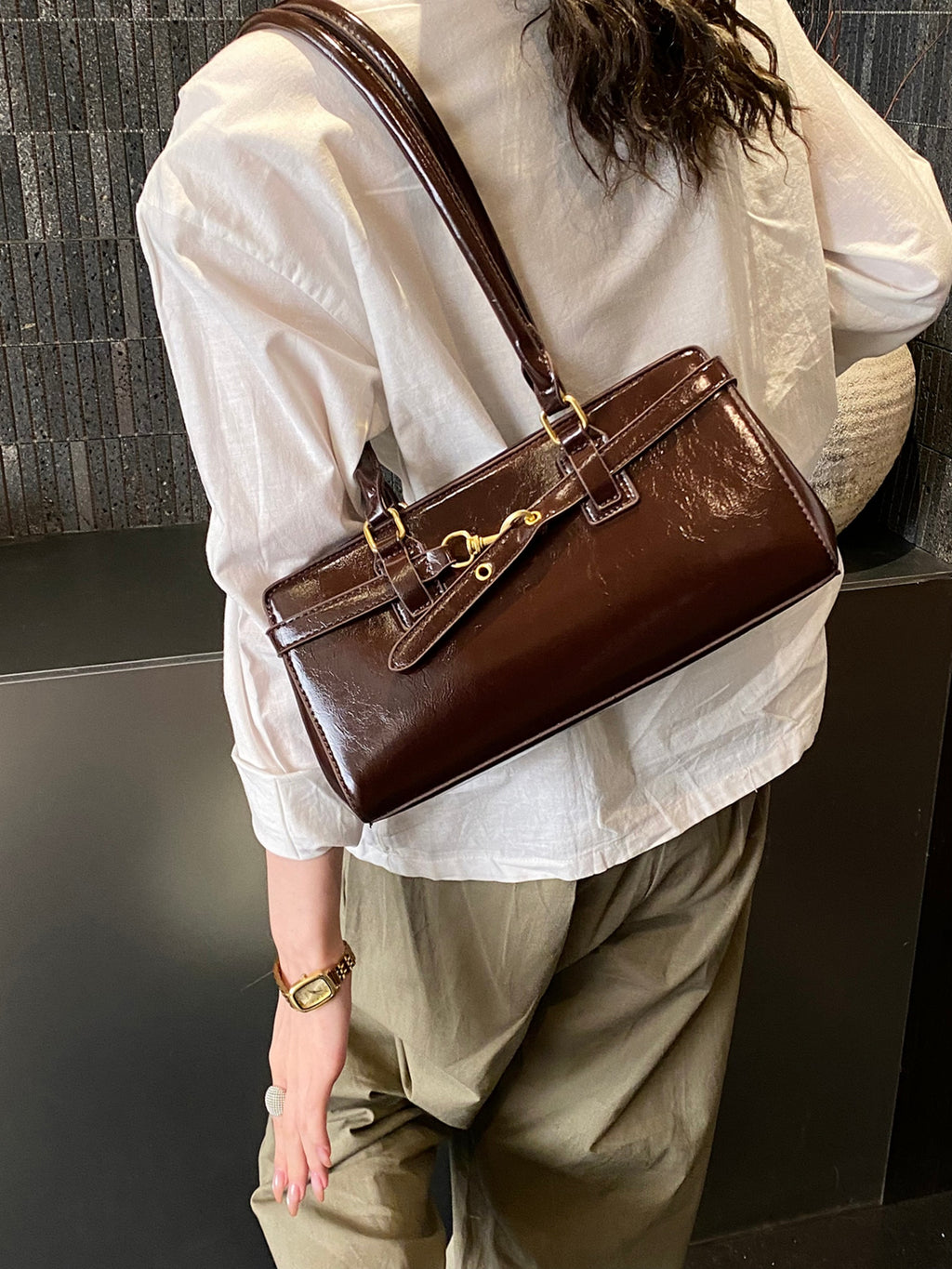 Modern Chic All-Season PU/Artificial Leather/Microfiber Leather Women's Shoulder Bags Other Bags | Color: Coffee | Image 2
