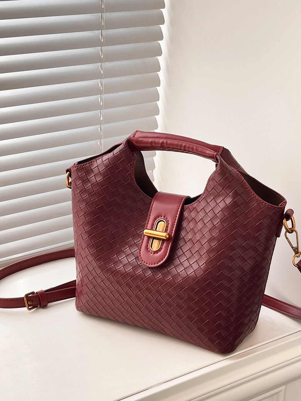 Modern Chic All-Season PU/Artificial Leather/Microfiber Leather Women's Crossbody Bags Other Bags | Color: Red | Image 3