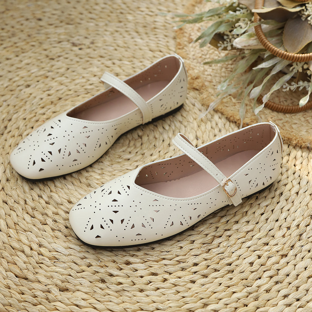 Modern Chic All-Season PU/Artificial Leather/Microfiber Leather Women's Flat Shoes | Color: White | Image 2