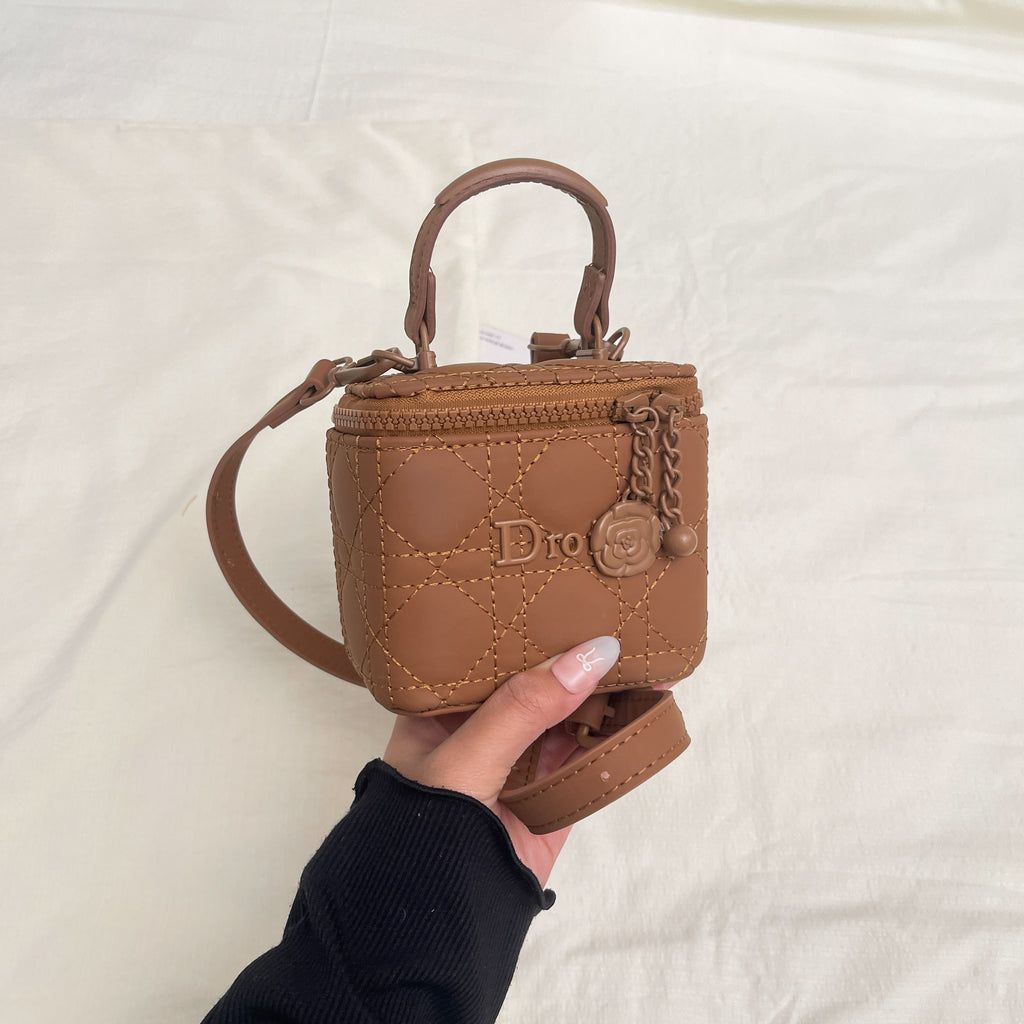 Modern Chic All-Season PU/Artificial Leather/Microfiber Leather Women's Handbags Other Bags | Color: Brown | Image 1