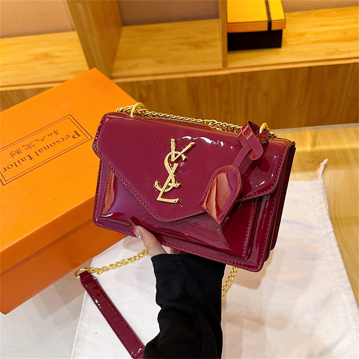 Modern Chic All-Season PU/Artificial Leather/Microfiber Leather, Patent Leather/Glossy Women's Handbags Other Bags | Color: Red | Image 3