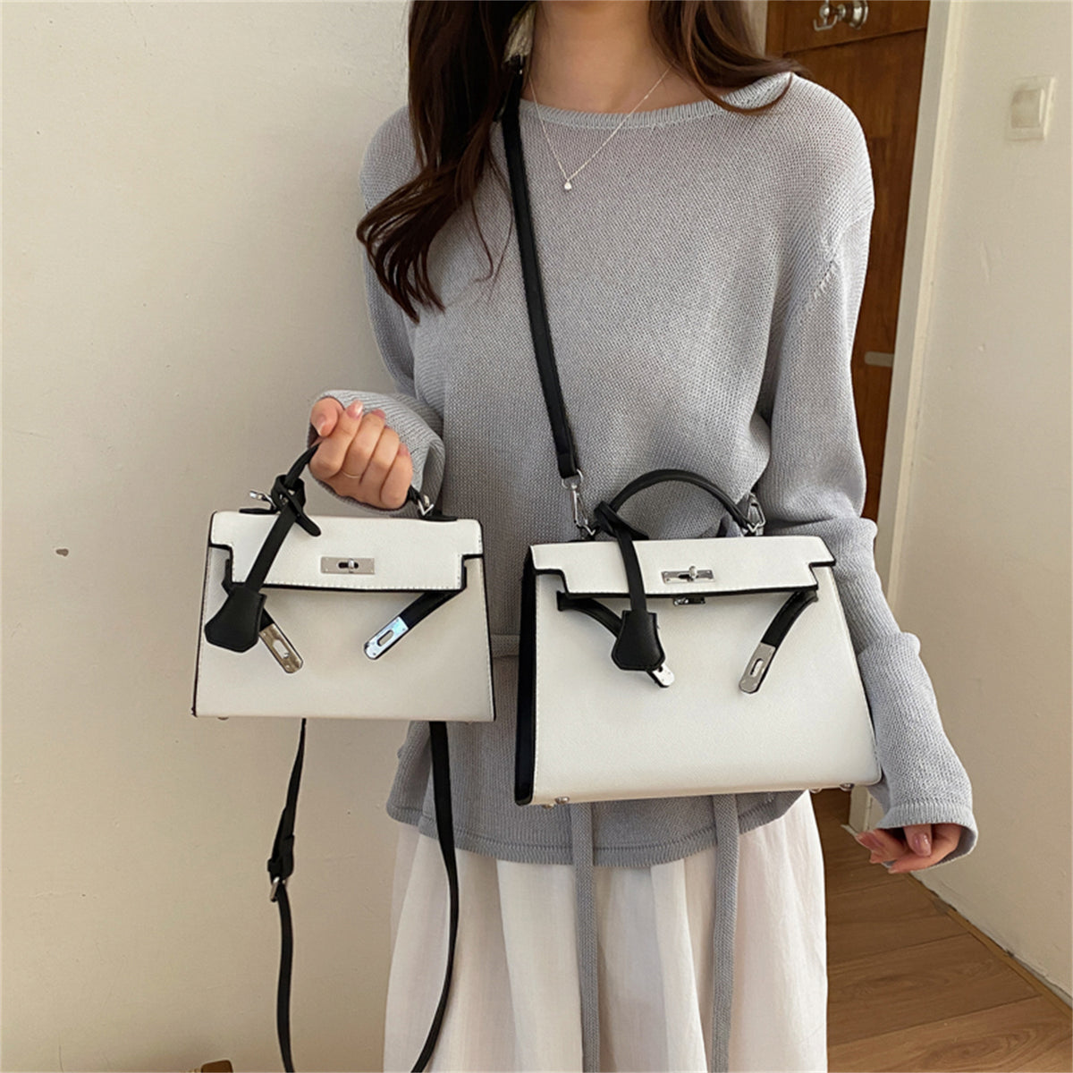 Modern Chic All-Season PU/Artificial Leather/Microfiber Leather Women's Handbags Other Bags | Color: Style 3 | Image 1