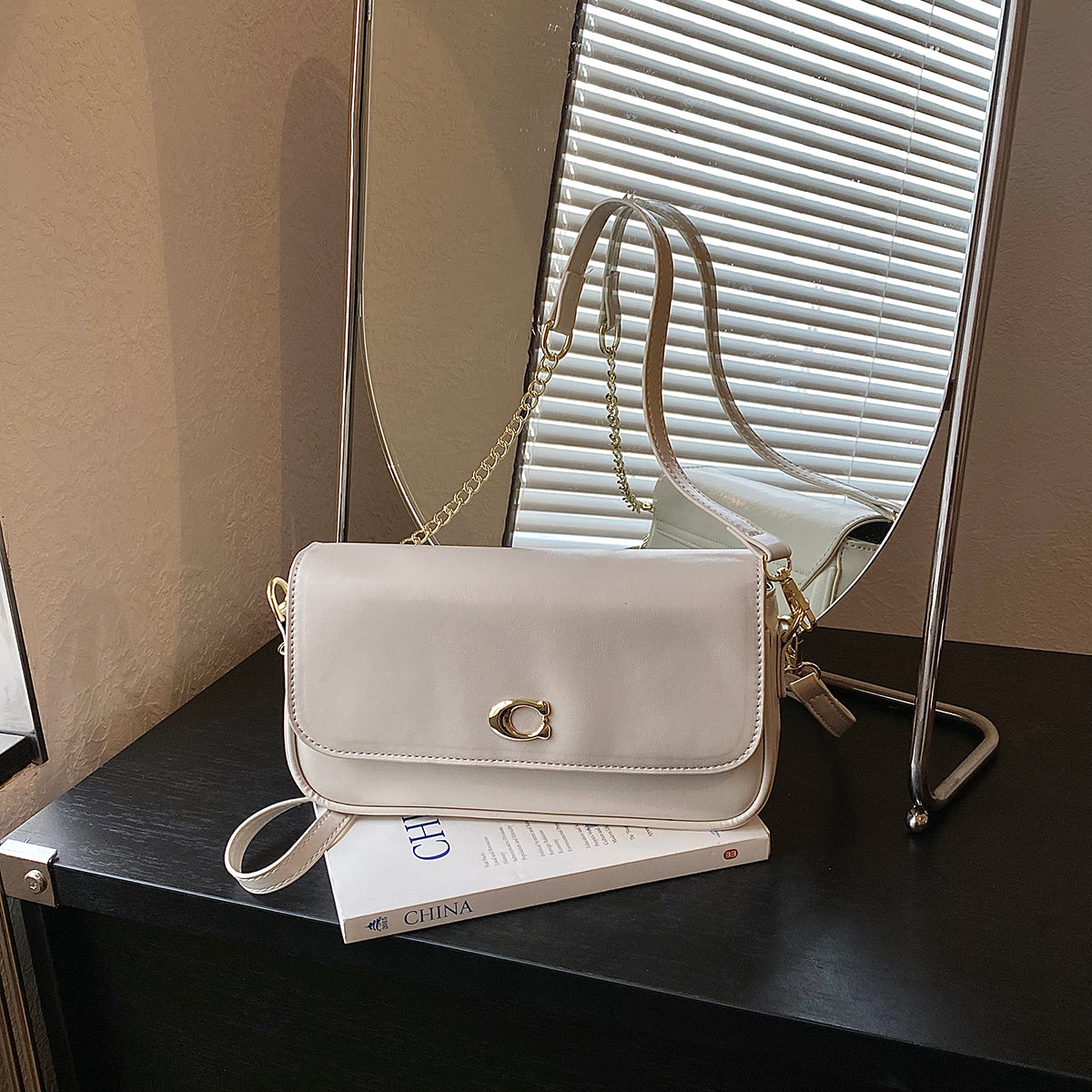 Modern Chic All-Season PU/Artificial Leather/Microfiber Leather Women's Handbags Other Bags | Color: Khaki | Image 1