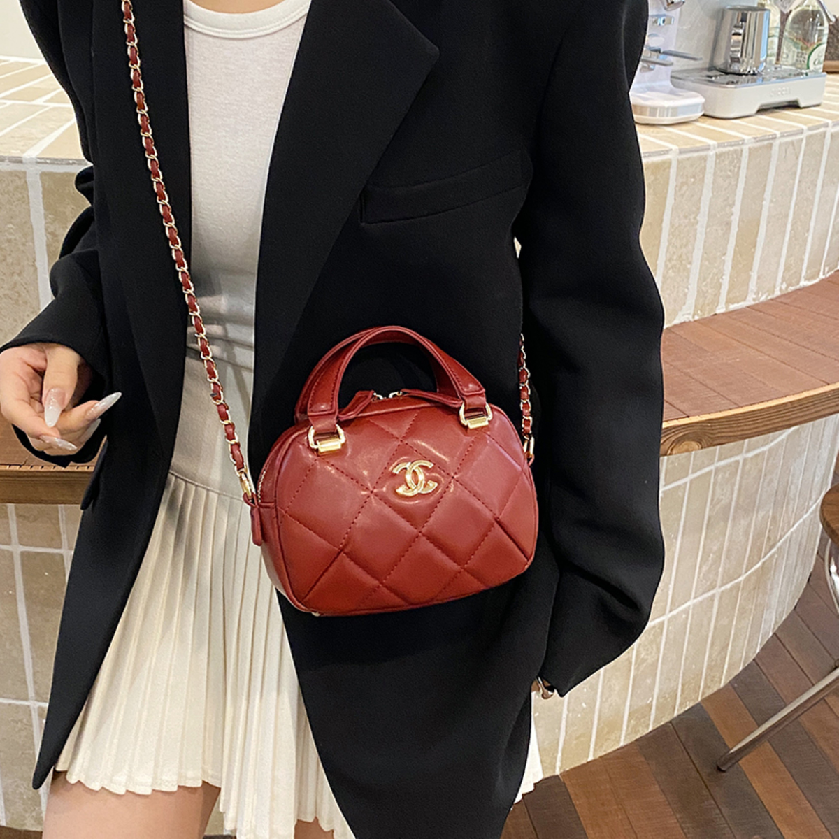 Modern Chic All-Season PU/Artificial Leather/Microfiber Leather Women's Handbags Other Bags | Color: Red | Image 3