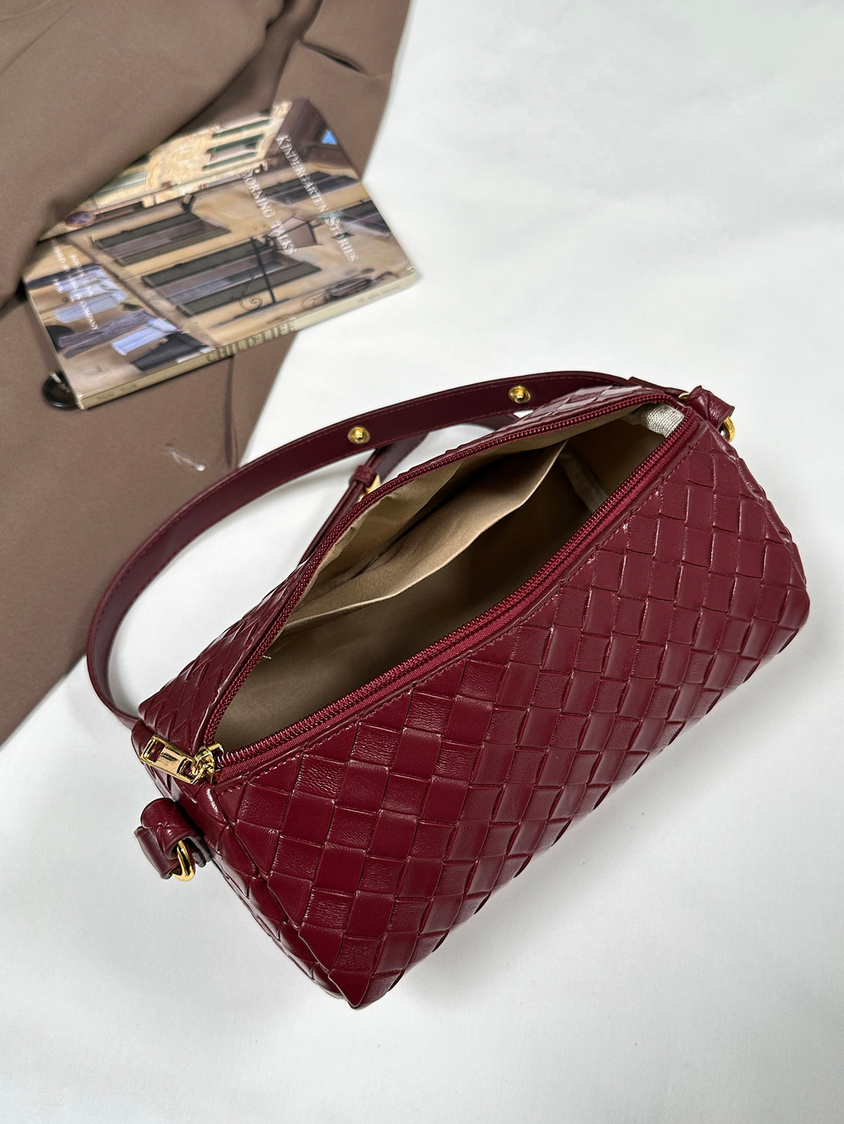Modern Chic All-Season PU/Artificial Leather/Microfiber Leather Women's Crossbody Bags Other Bags | Color: Red | Image 3
