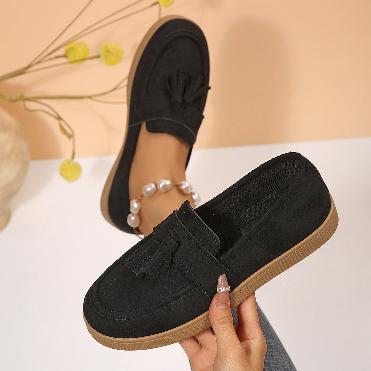 Modern Chic All-Season PU/Artificial Leather/Microfiber Leather Women's Flat Shoes | Color: Black | Image 2