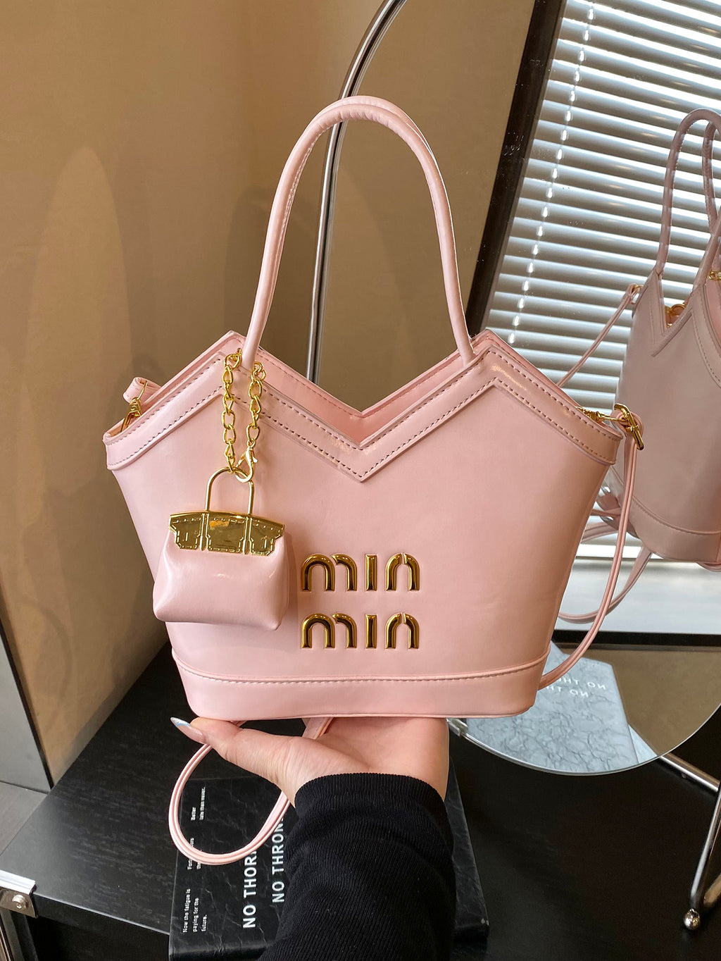 Modern Chic All-Season PU/Artificial Leather/Microfiber Leather Women's Crossbody Bags Other Bags | Color: Pink | Image 3
