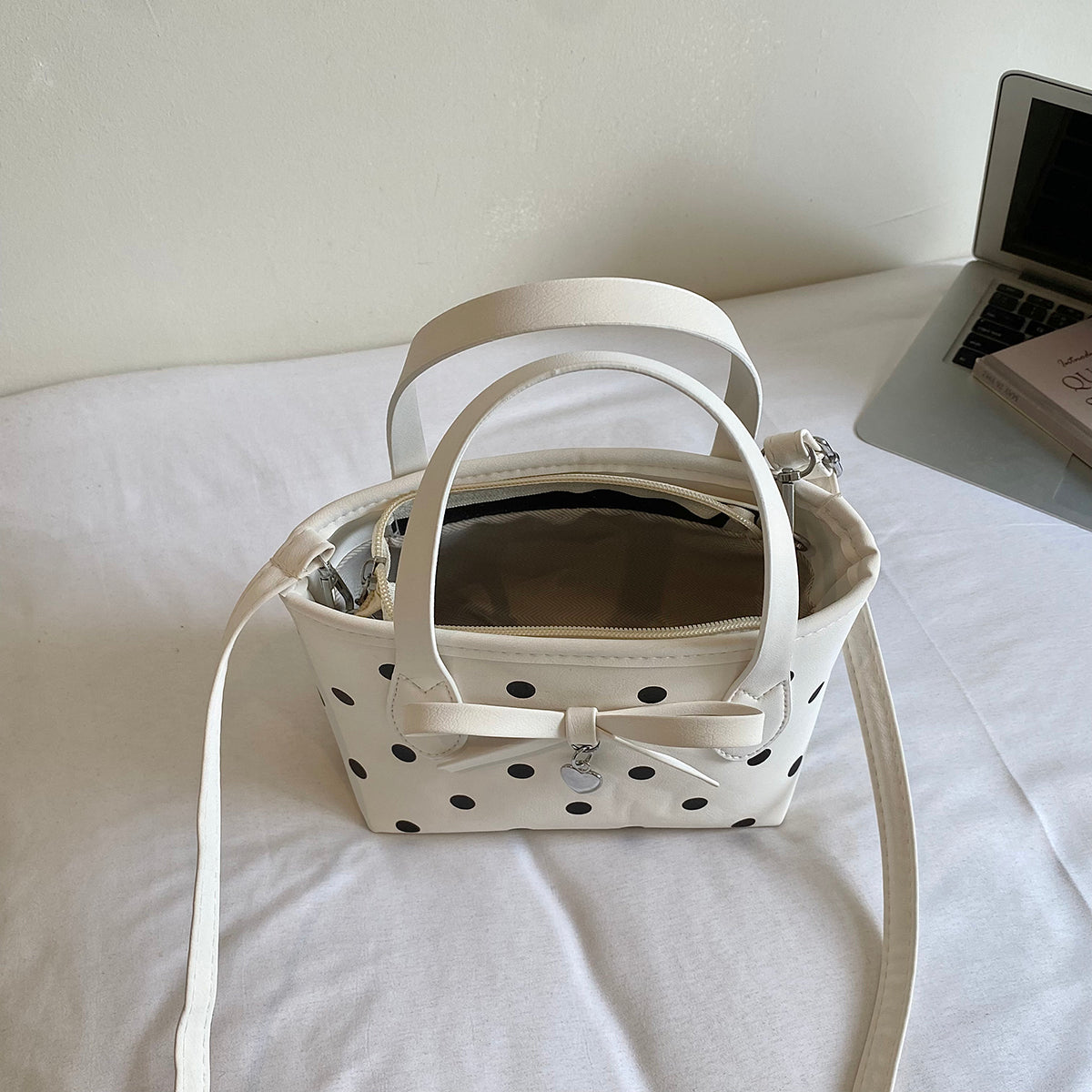 Modern Chic All-Season PU/Artificial Leather/Microfiber Leather Women's Crossbody Bags Other Bags | Color: White | Image 2