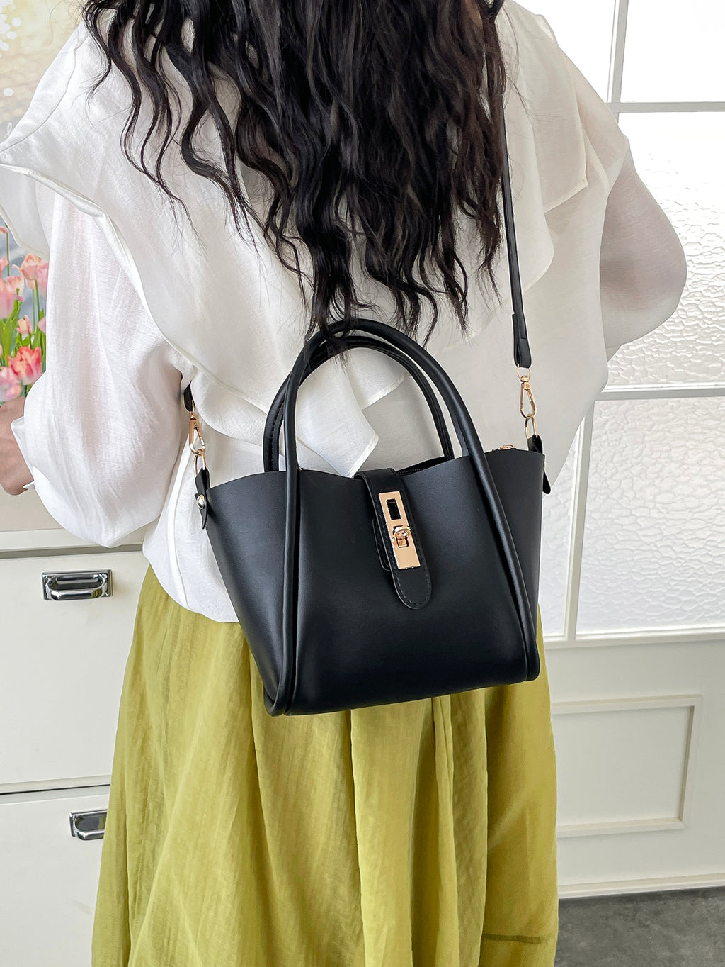 Modern Chic All-Season PU/Artificial Leather/Microfiber Leather Women's Crossbody Bags Other Bags | Color: Black | Image 1