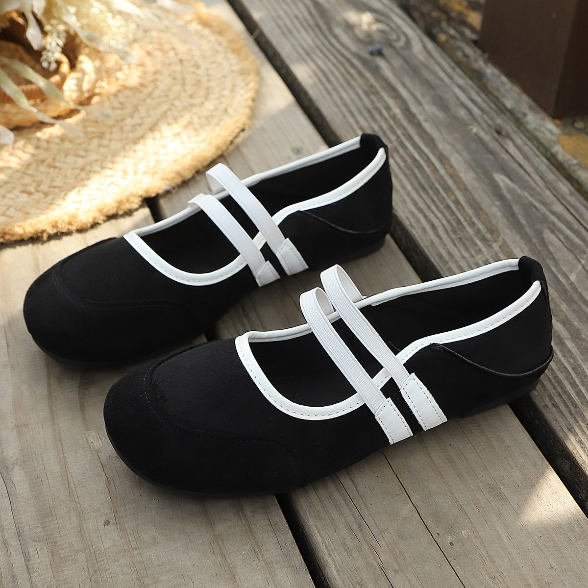 Modern Chic All-Season Cloth / Textile Women's Flat Shoes | Color: Black | Image 2