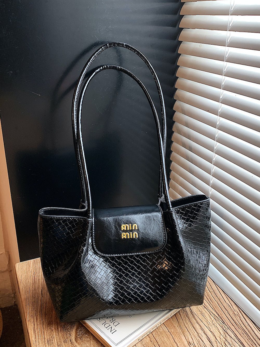 Modern Chic All-Season PU/Artificial Leather/Microfiber Leather Women's Shoulder Bags Other Bags | Color: Black | Image 3