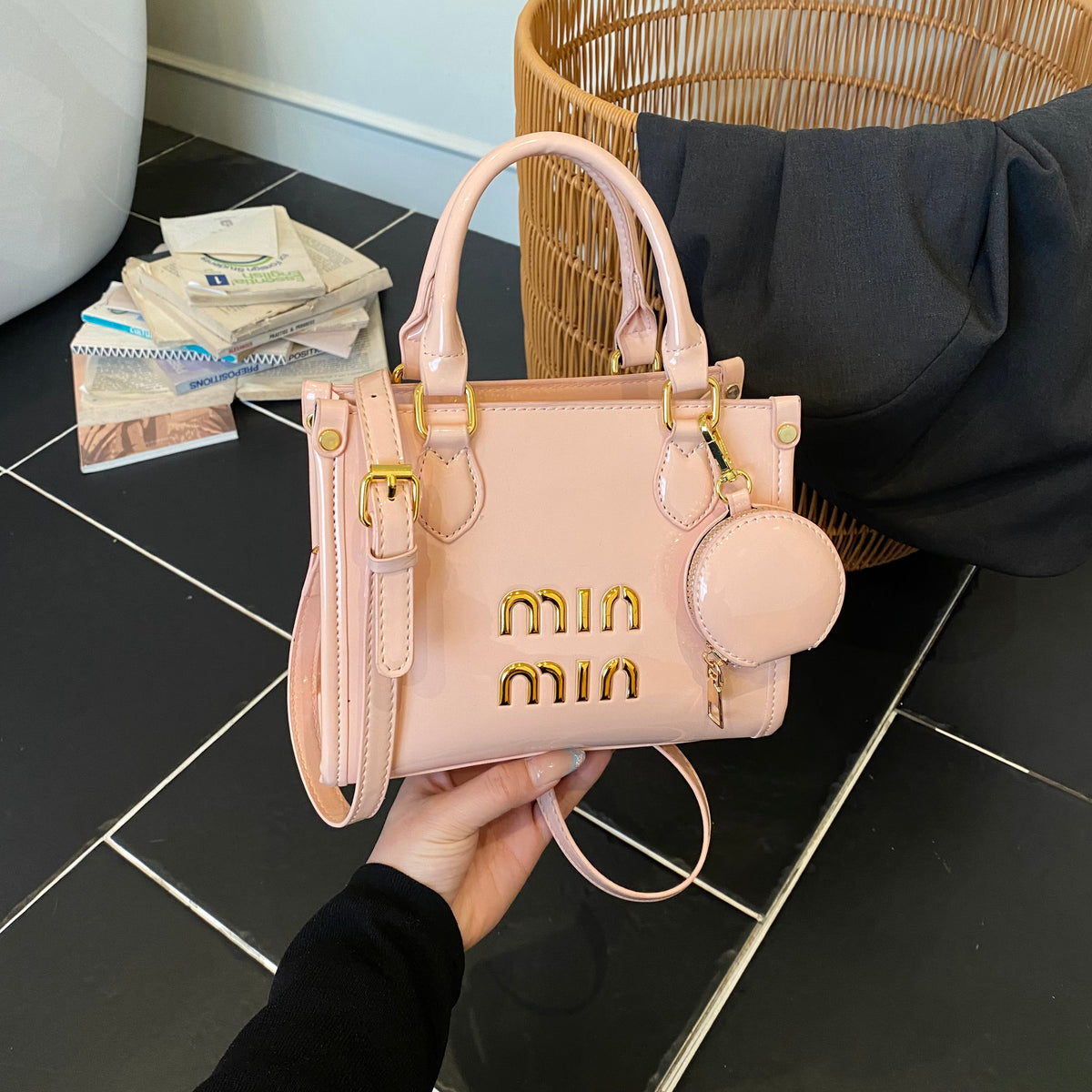 Modern Chic All-Season PU/Artificial Leather/Microfiber Leather Women's Shoulder Bags Other Bags | Color: Pink | Image 3