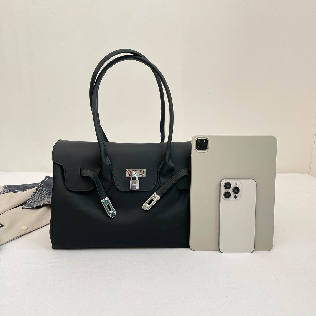Trendy Summer Others Women's Shoulder Bags Tote Bags | Color: Black | Image 3