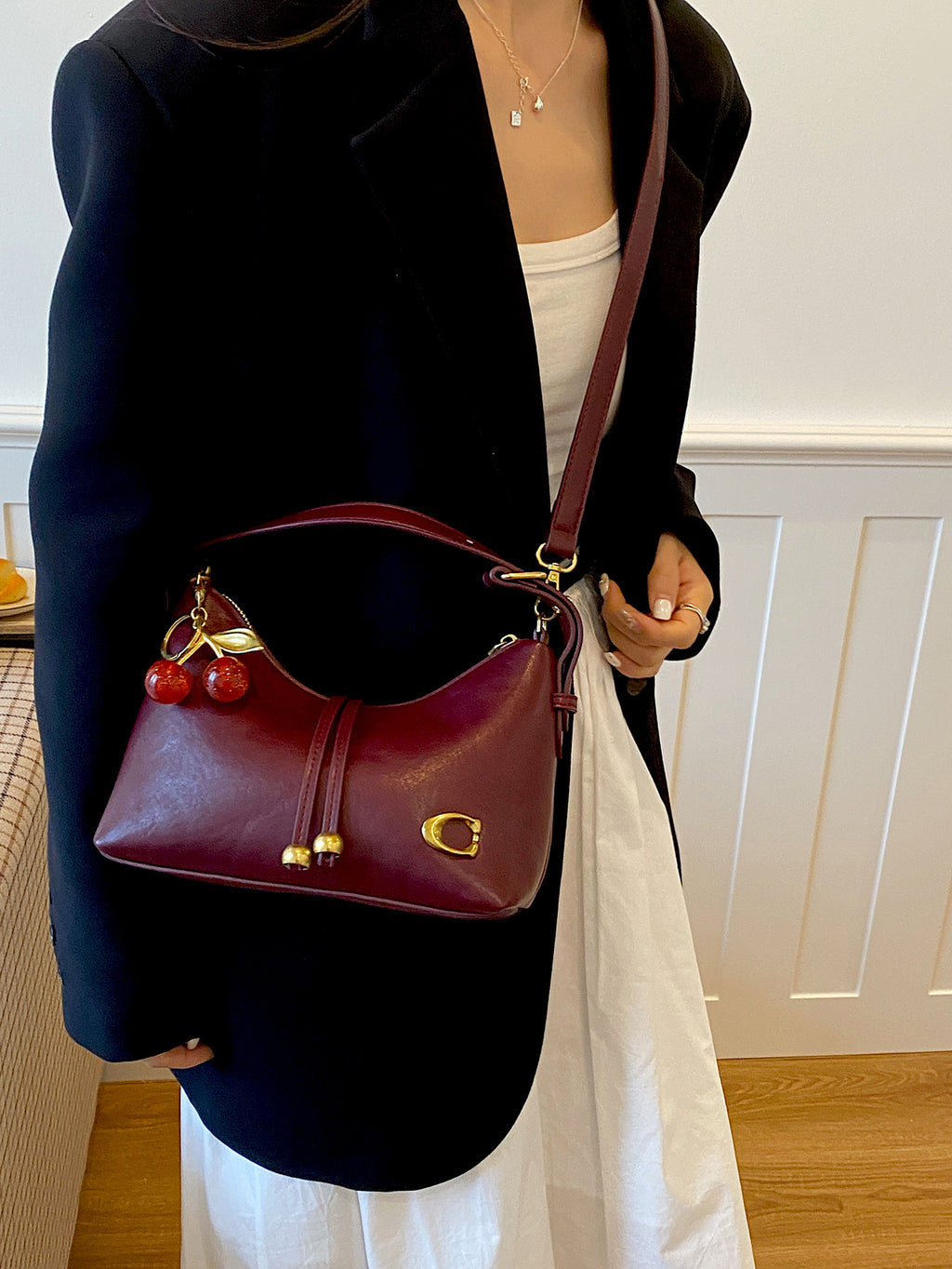 Modern Chic All-Season PU/Artificial Leather/Microfiber Leather Women's Crossbody Bags Other Bags | Color: Deep Red | Image 3