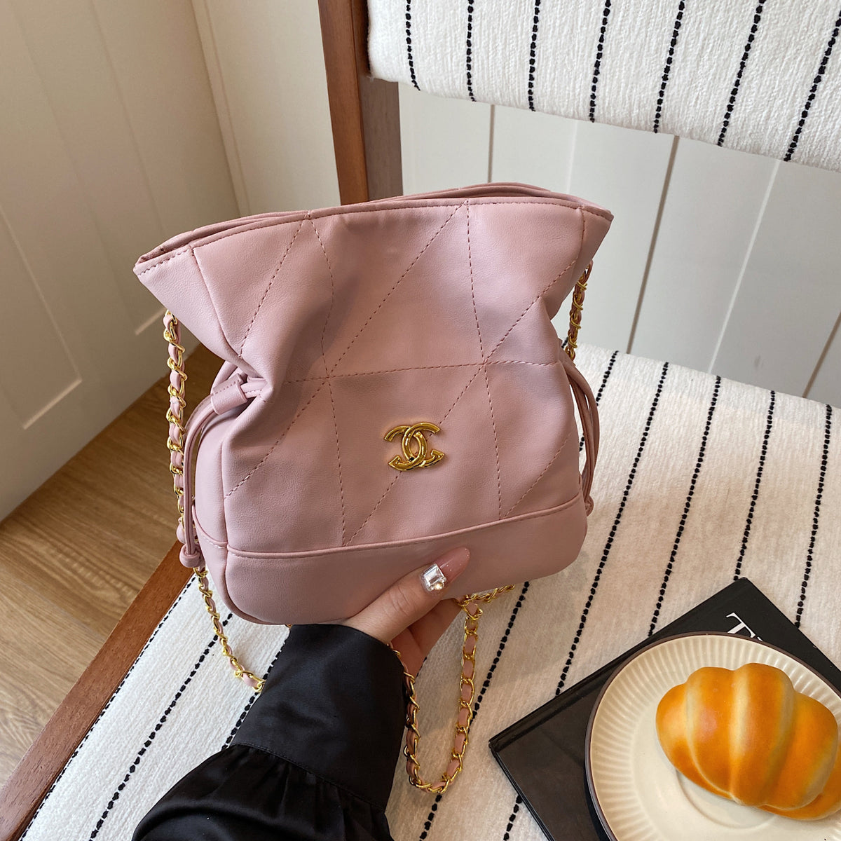 Modern Chic All-Season PU/Artificial Leather/Microfiber Leather Women's Crossbody Bags Other Bags | Color: Pink | Image 2