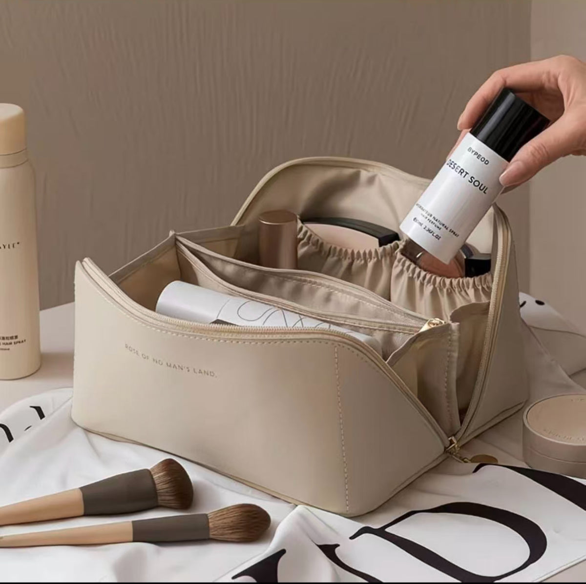 Modern Chic Women's Cosmetic Bag Cosmetic Bag | Color: Style 1 | Image 3