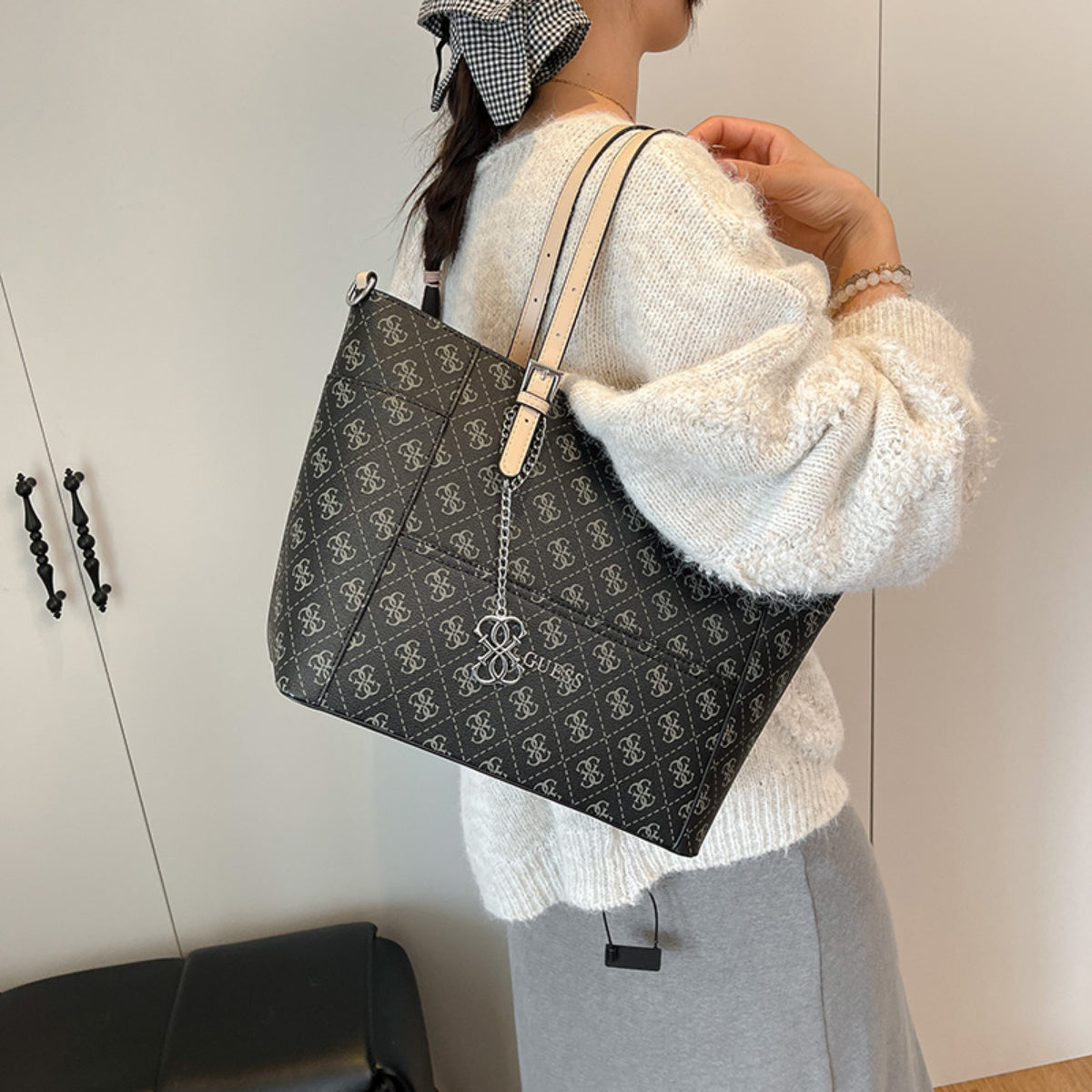 Modern Chic All-Season PU/Artificial Leather/Microfiber Leather, Cloth / Textile Women's Shoulder Bags Tote Bags | Color: Black | Image 2