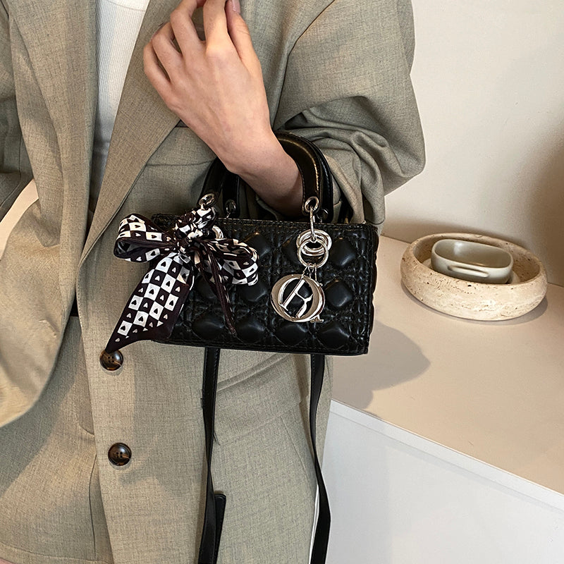 Modern Chic All-Season PU/Artificial Leather/Microfiber Leather Women's Handbags Other Bags | Color: Black | Image 3