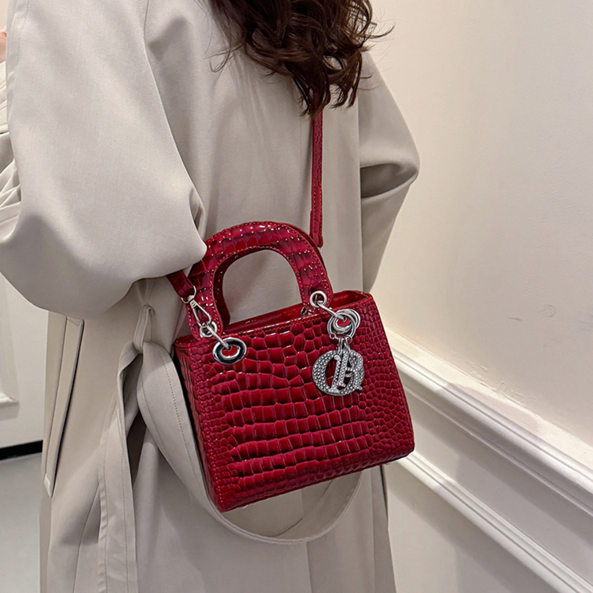 Modern Chic All-Season PU/Artificial Leather/Microfiber Leather Women's Handbags Other Bags | Color: Red | Image 3