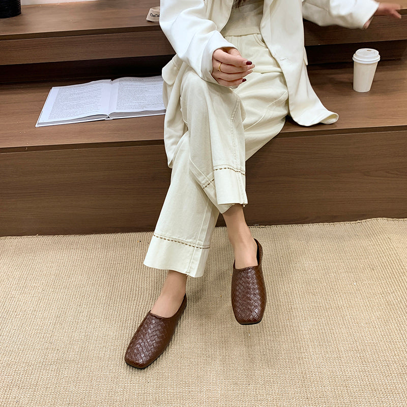 Modern Chic All-Season PU/Artificial Leather/Microfiber Leather Women's Flat Slippers | Color: Brown | Image 2