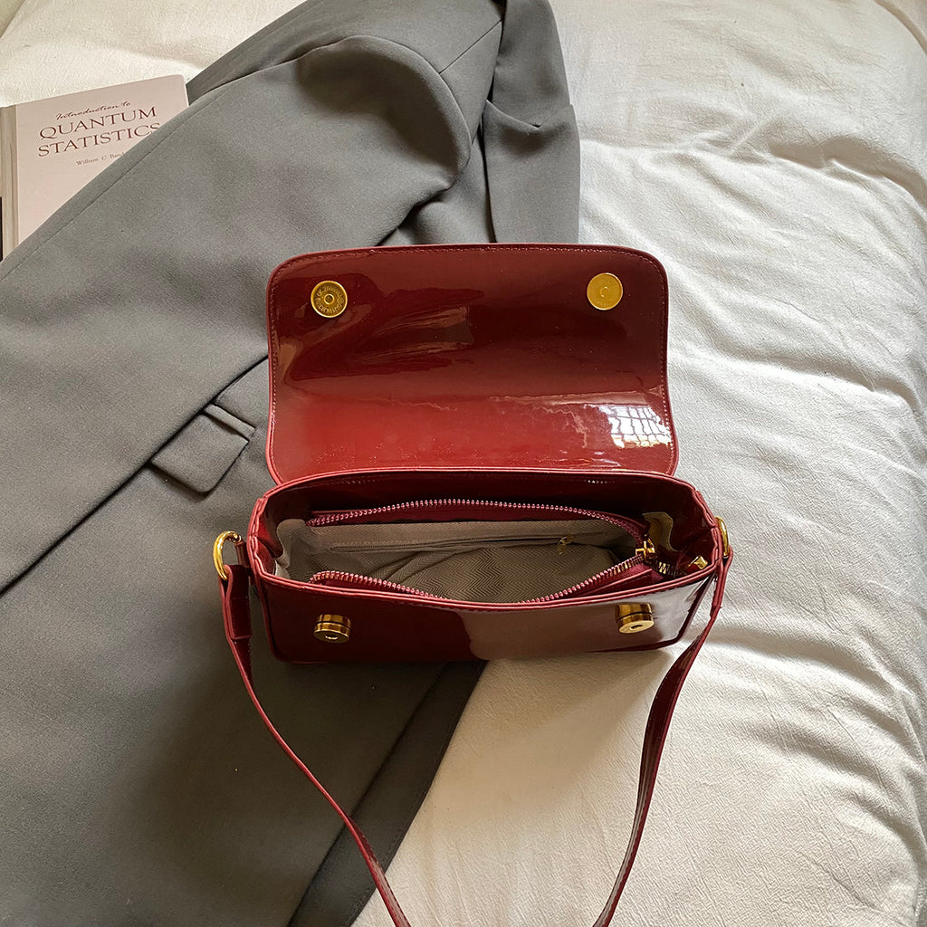 Modern Chic All-Season PU/Artificial Leather/Microfiber Leather Women's Handbags Other Bags | Color: Red | Image 2