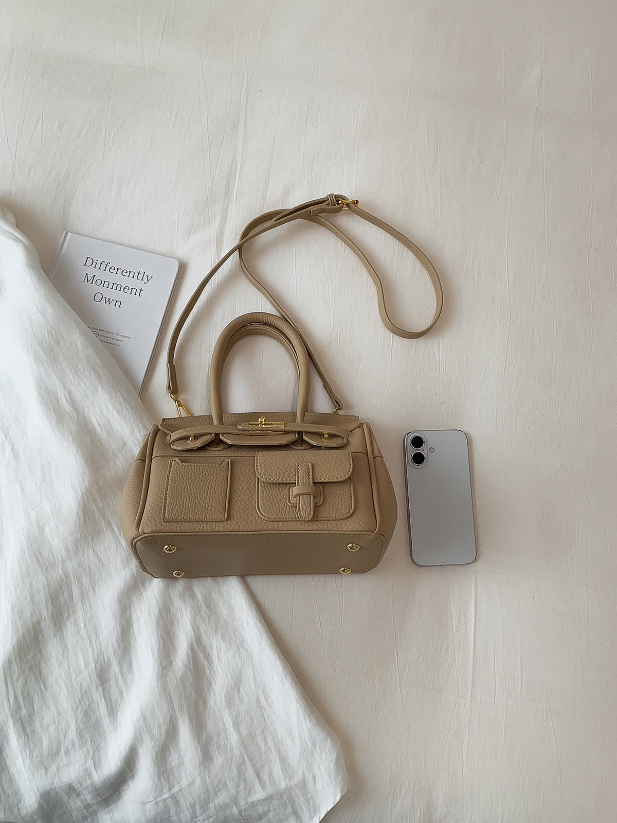 Modern Chic All-Season PU/Artificial Leather/Microfiber Leather Women's Crossbody Bags Other Bags | Color: Khaki | Image 3