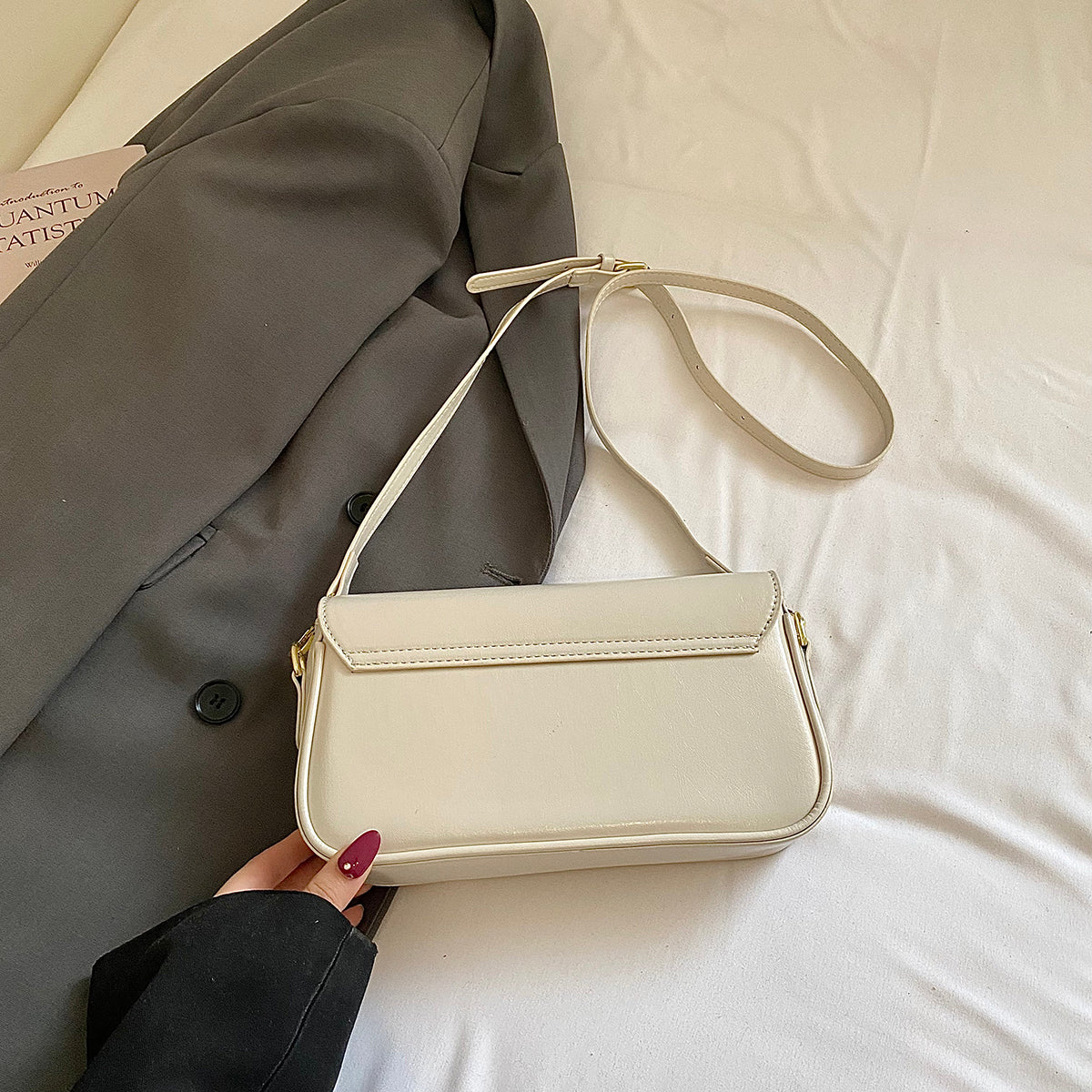Modern Chic All-Season PU/Artificial Leather/Microfiber Leather Women's Handbags Other Bags | Color: Khaki | Image 3