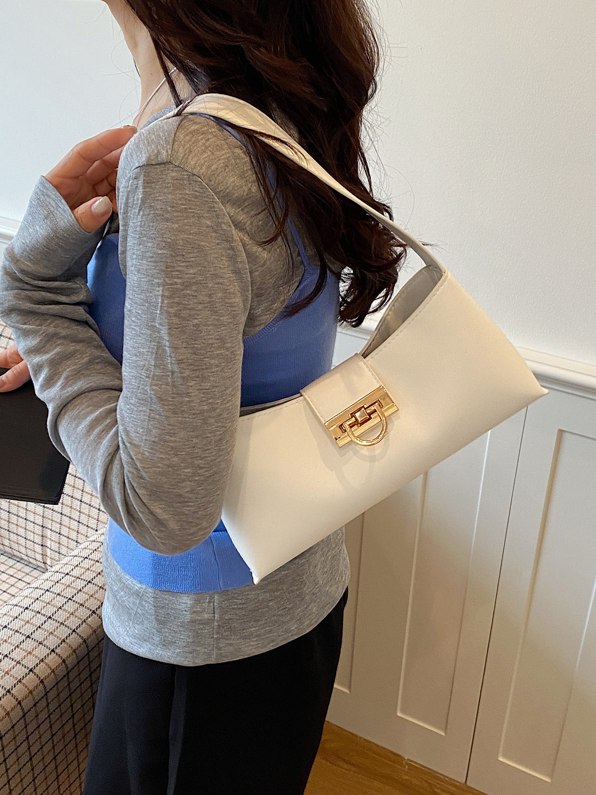Modern Chic All-Season PU/Artificial Leather/Microfiber Leather Women's Handbags Other Bags | Color: White | Image 1
