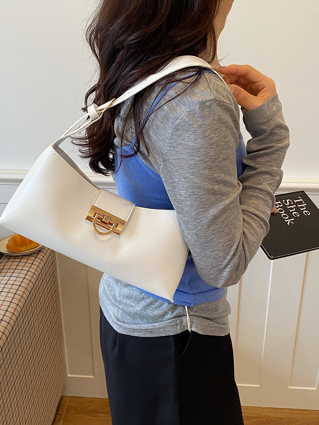 Modern Chic All-Season PU/Artificial Leather/Microfiber Leather Women's Handbags Other Bags | Color: White | Image 2