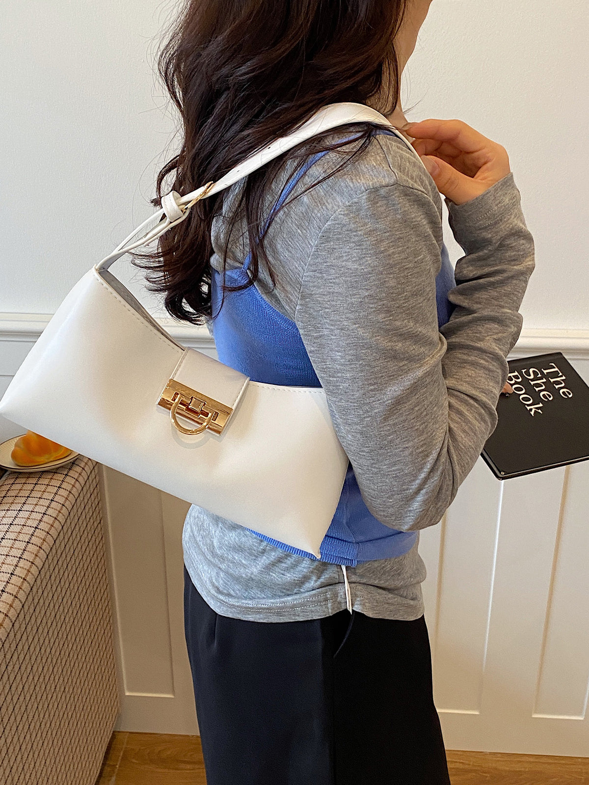 Modern Chic All-Season PU/Artificial Leather/Microfiber Leather Women's Handbags Other Bags | Color: White | Image 2