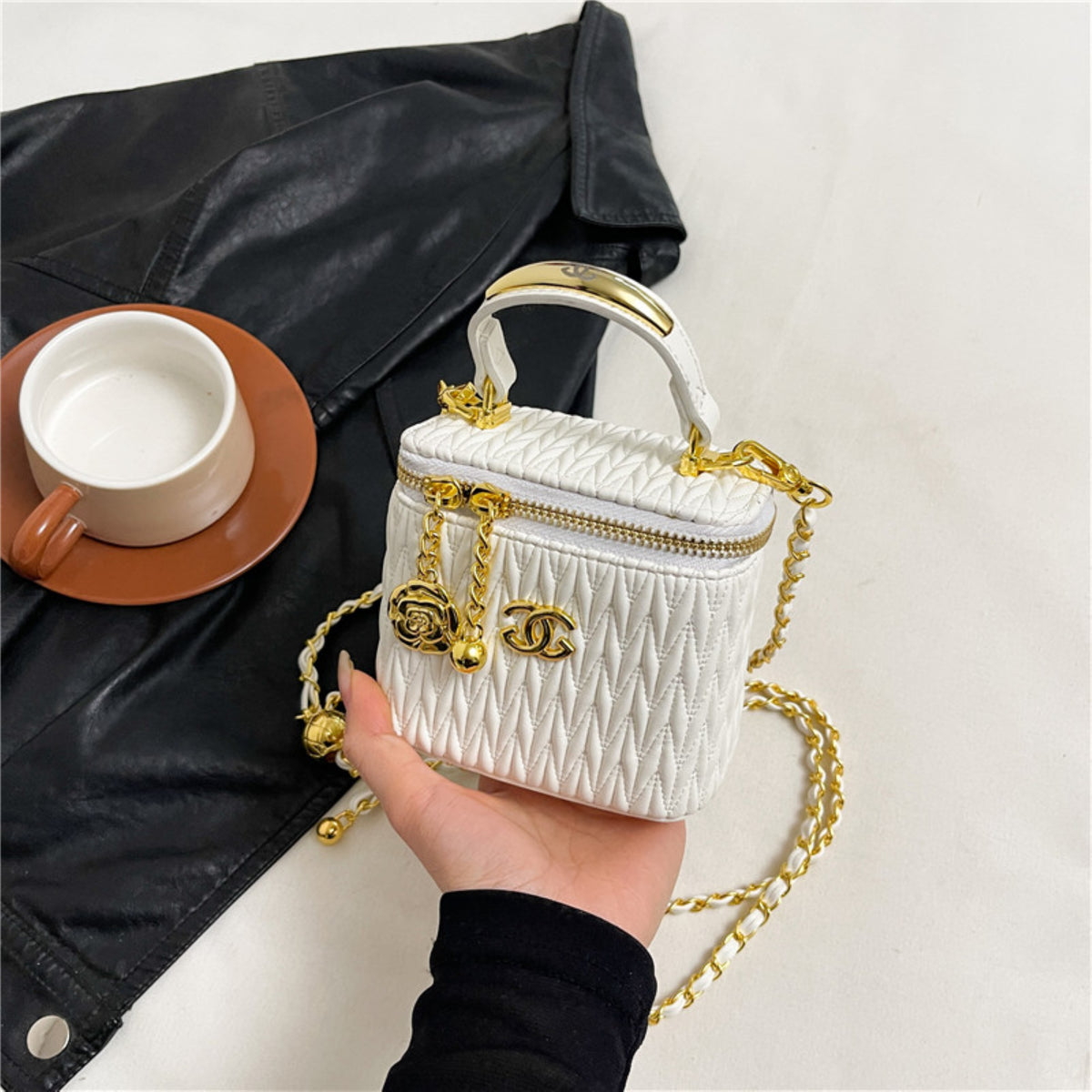 Modern Chic All-Season PU/Artificial Leather/Microfiber Leather Women's Handbags Box Bags | Color: White | Image 1