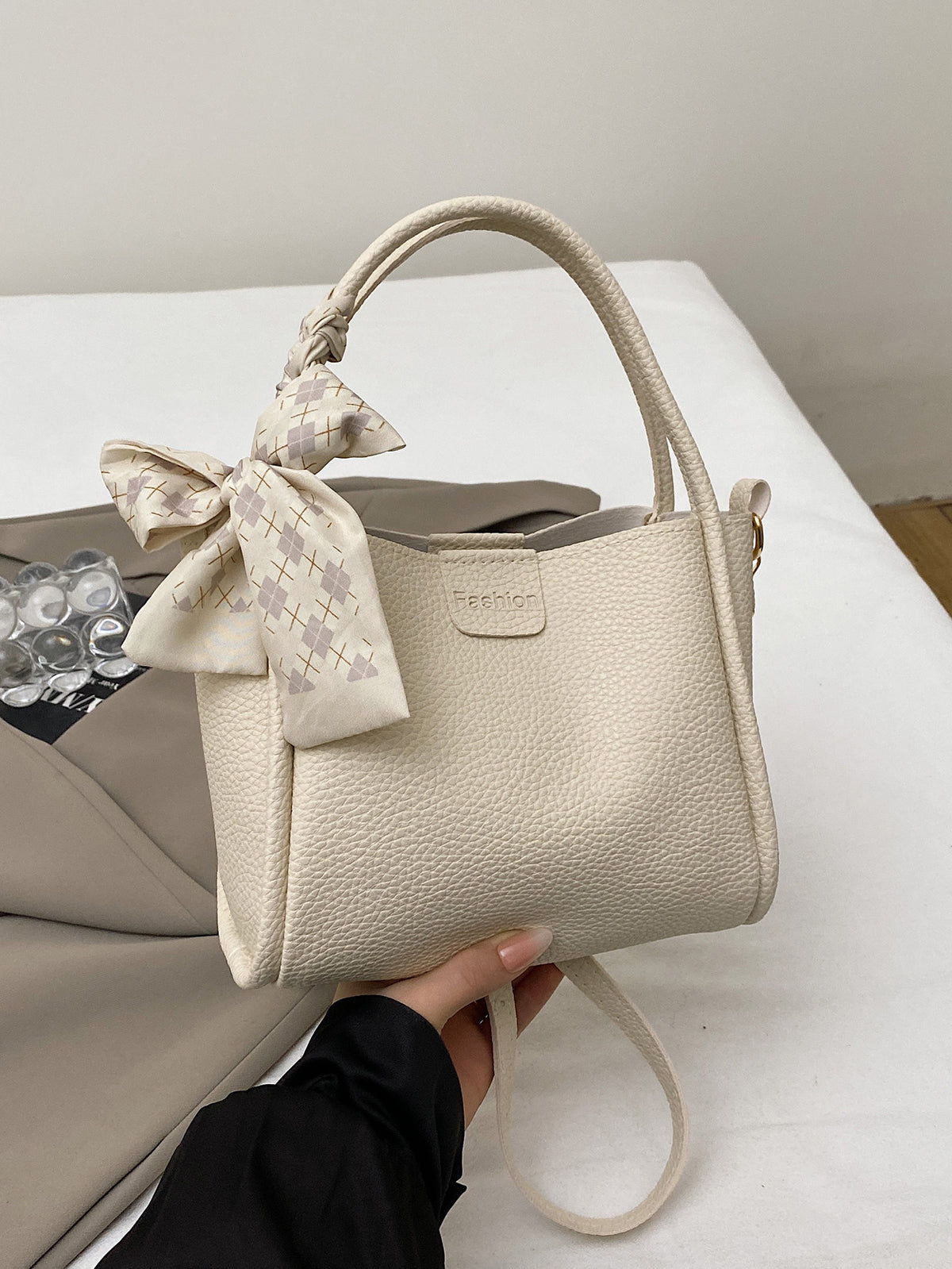 Modern Chic All-Season PU/Artificial Leather/Microfiber Leather Women's Handbags Other Bags | Color: White | Image 1