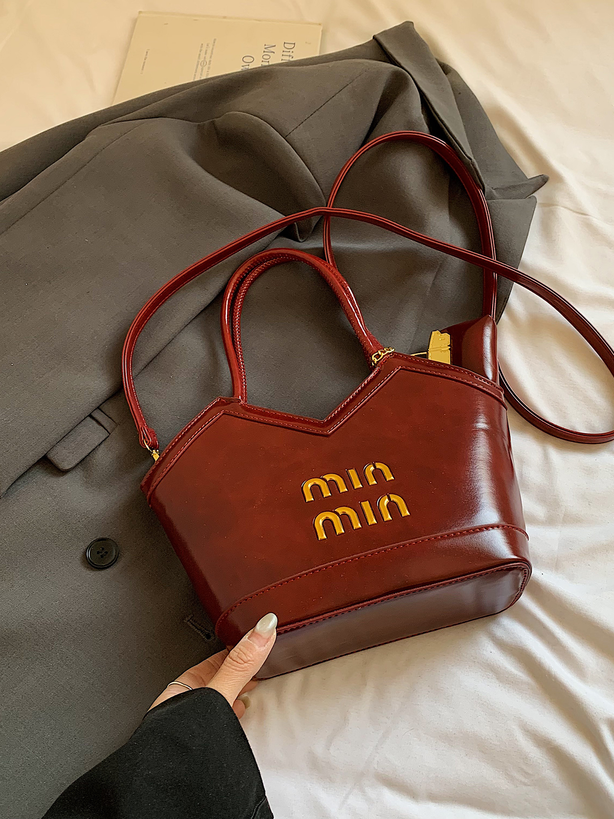 Modern Chic All-Season PU/Artificial Leather/Microfiber Leather Women's Crossbody Bags Other Bags | Color: Brick Red | Image 3