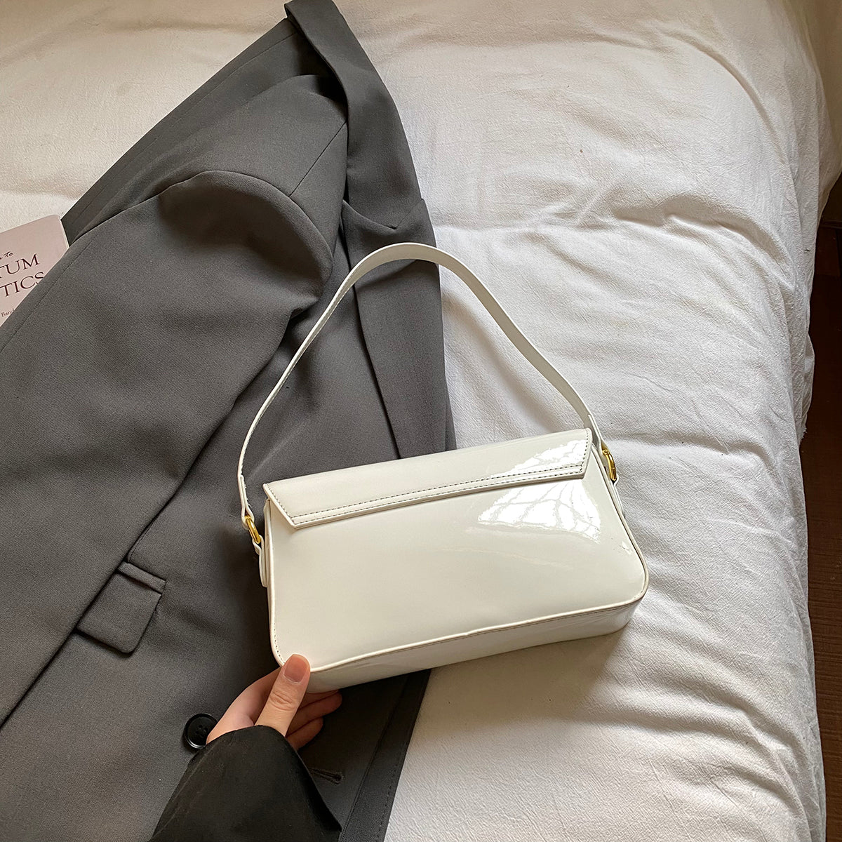 Modern Chic All-Season PU/Artificial Leather/Microfiber Leather Women's Handbags Other Bags | Color: White | Image 3
