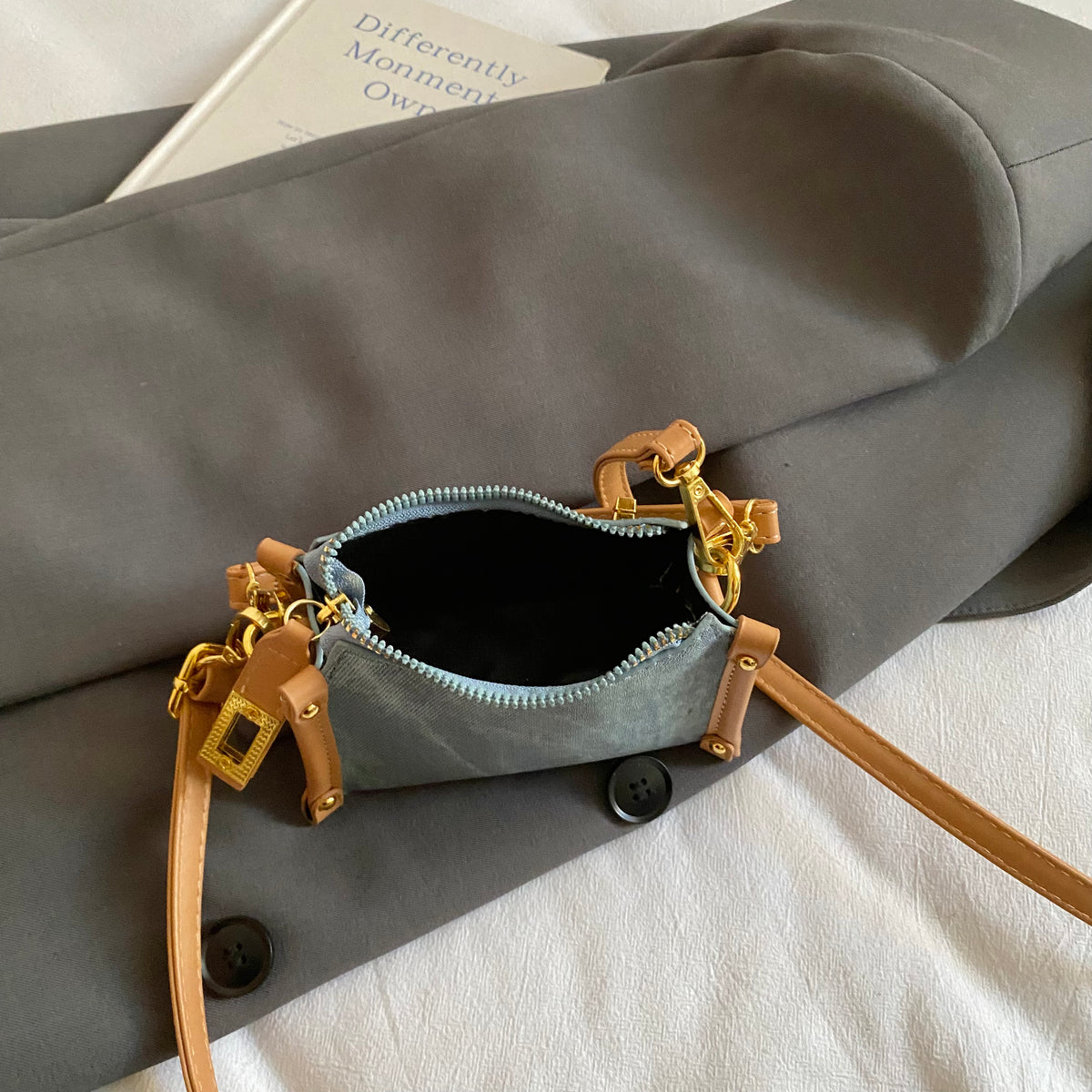 Modern Chic All-Season PU/Artificial Leather/Microfiber Leather Women's Handbags Other Bags | Color: Style 4 | Image 2