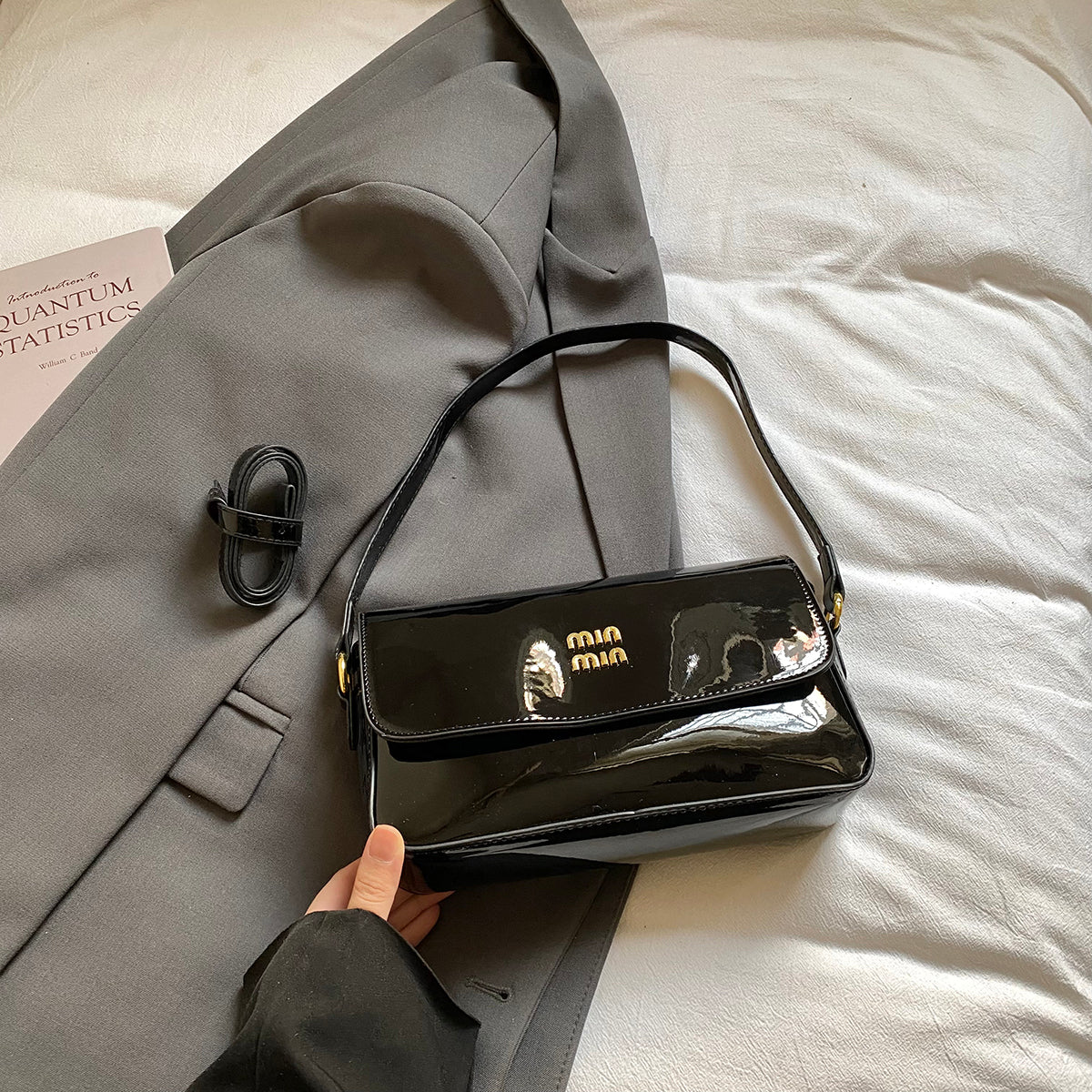Modern Chic All-Season PU/Artificial Leather/Microfiber Leather Women's Handbags Other Bags | Color: Black | Image 1