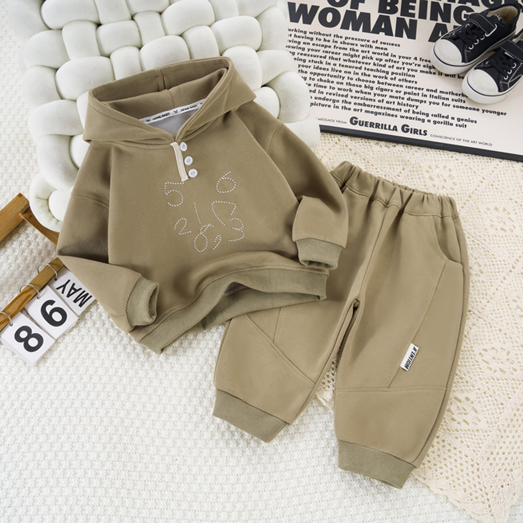Modern Chic All-Season Casual Sporty Autumn 2-Piece Boys' Pants Suit, Ages 2-7 | Color: Green | Image 2