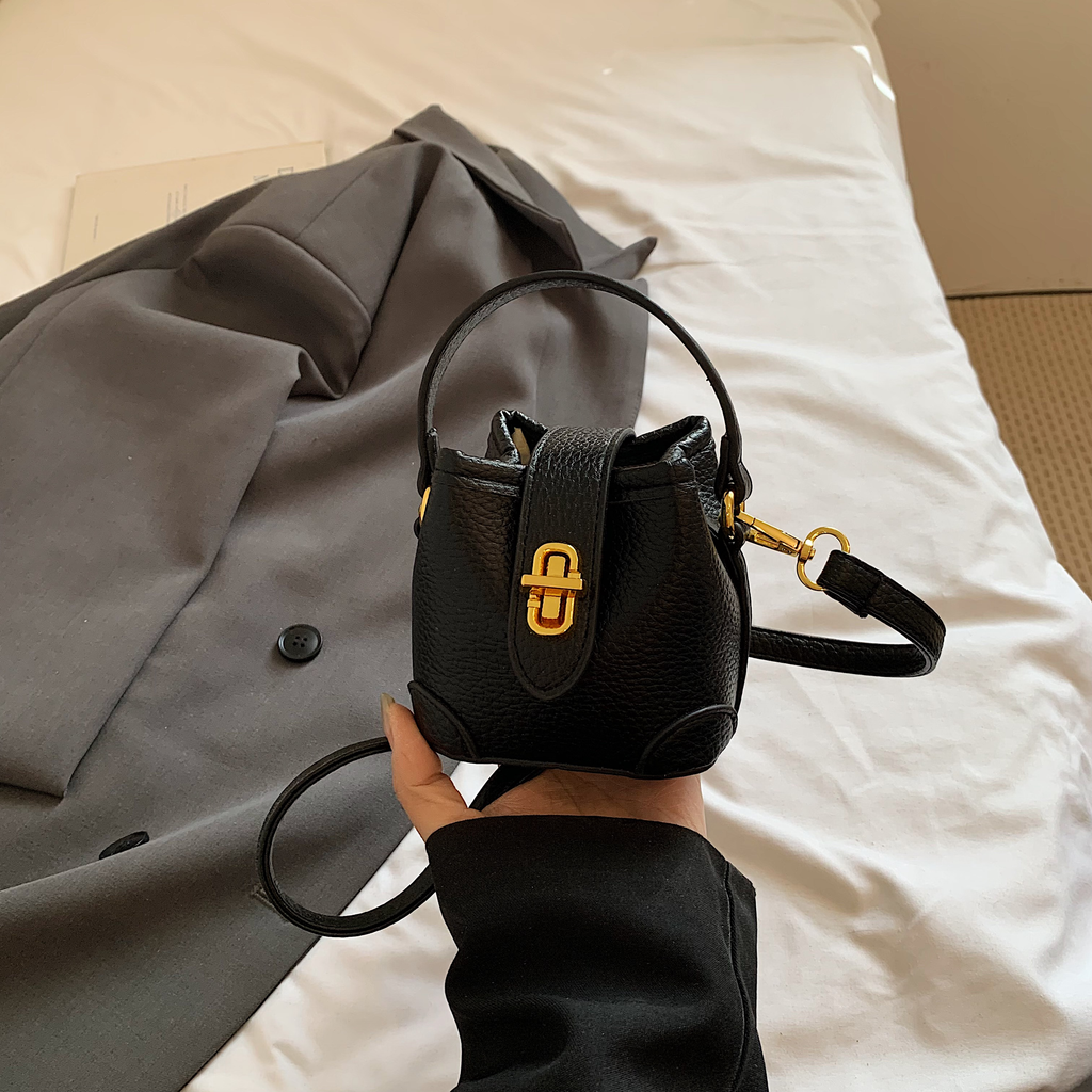 Modern Chic All-Season PU/Artificial Leather/Microfiber Leather Women's Handbags Other Bags | Color: Style 1 | Image 1