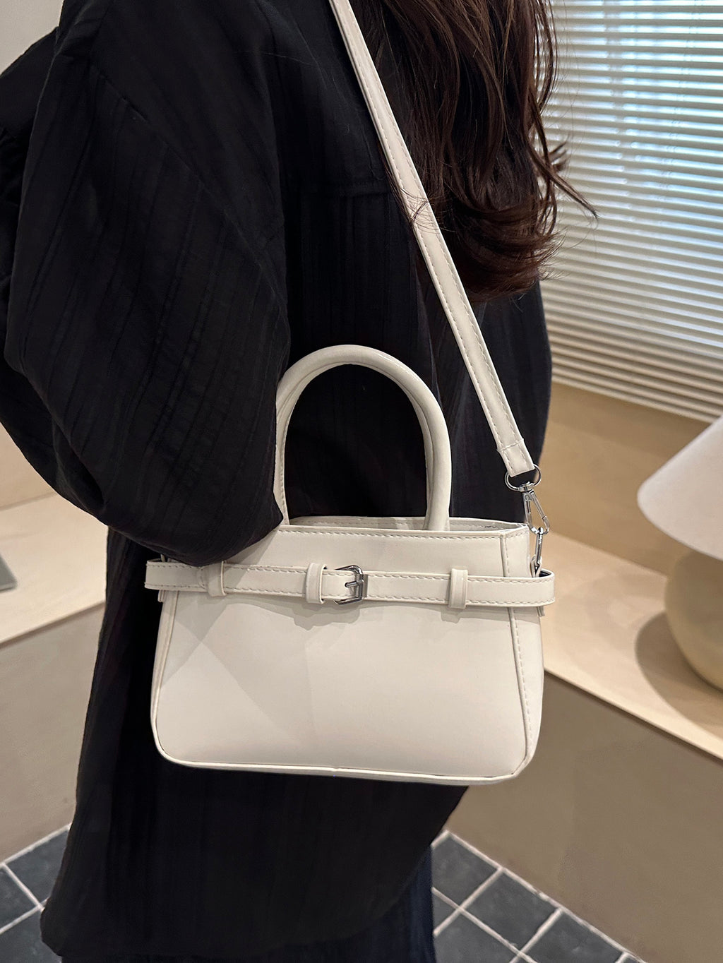 Modern Chic All-Season PU/Artificial Leather/Microfiber Leather Women's Crossbody Bags Box Bags | Color: White | Image 1