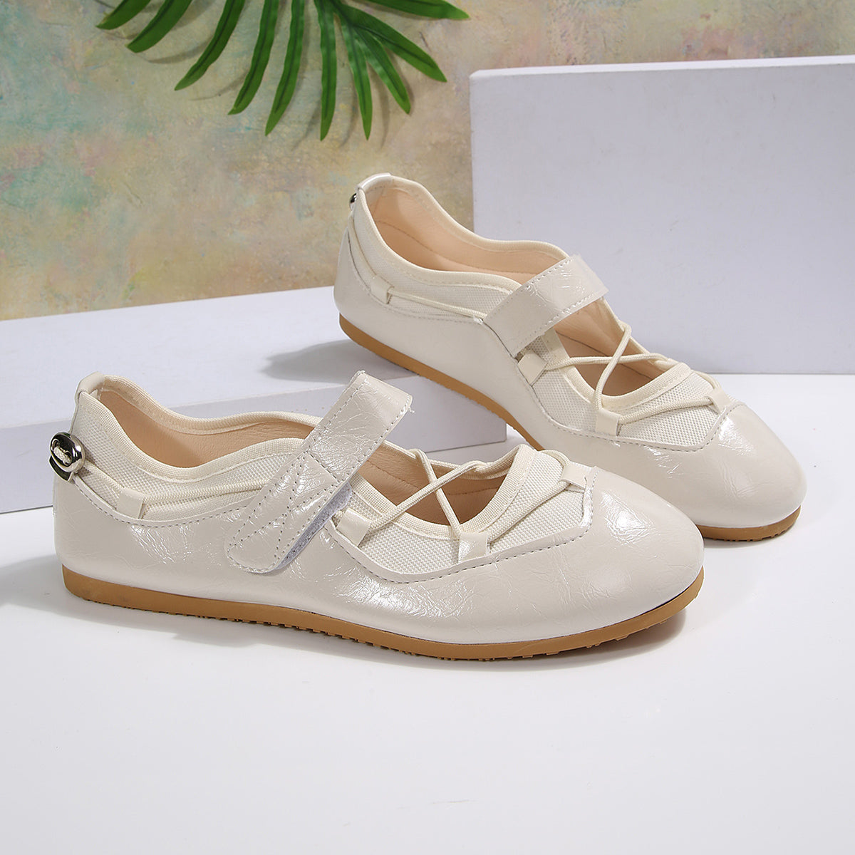 Modern Chic All-Season PU/Artificial Leather/Microfiber Leather Women's Flat Shoes | Color: Beige | Image 3