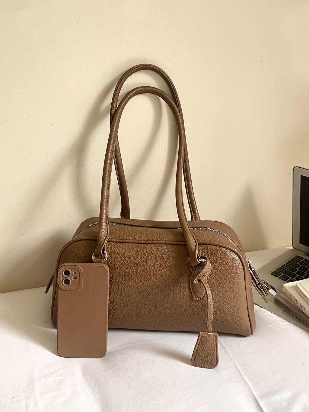 Modern Chic All-Season PU/Artificial Leather/Microfiber Leather Women's Shoulder Bags Underarm Bags | Color: Grey | Image 2